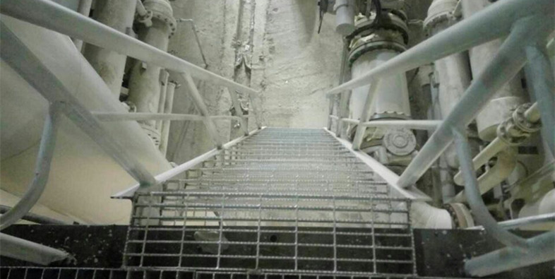 踏步板實(shí)際安裝實(shí)例